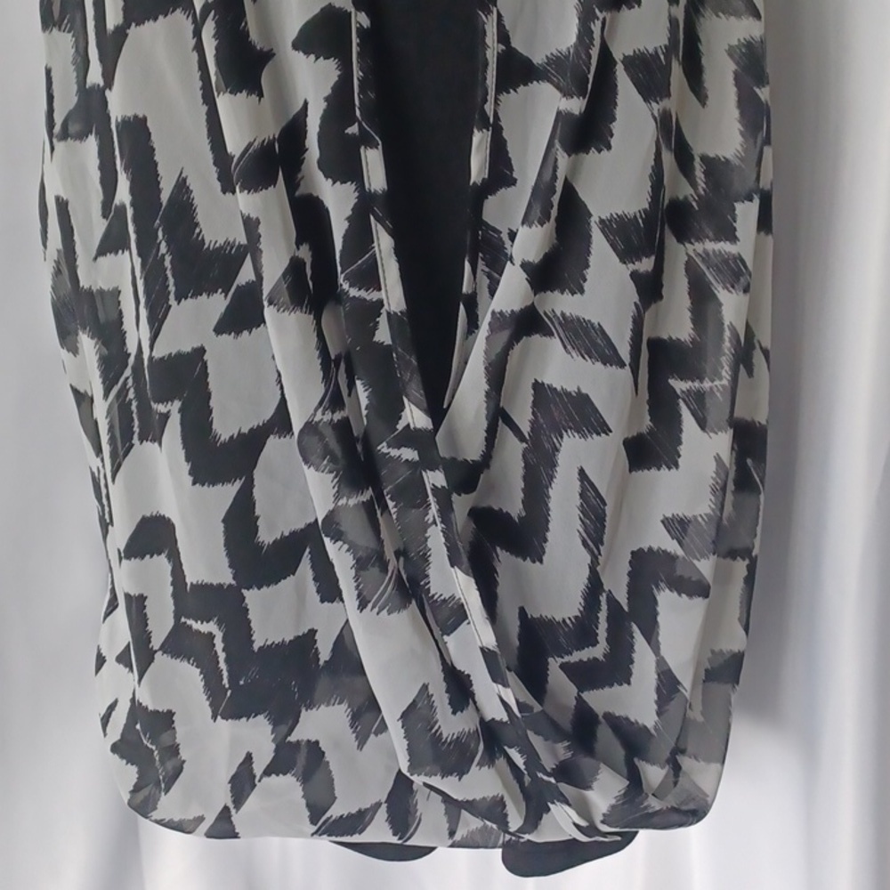 Kate & Mallory Sleeveless Blouse Layered Chiffon Top Tank, embellished, blk&wht - Picture 3 of 6
